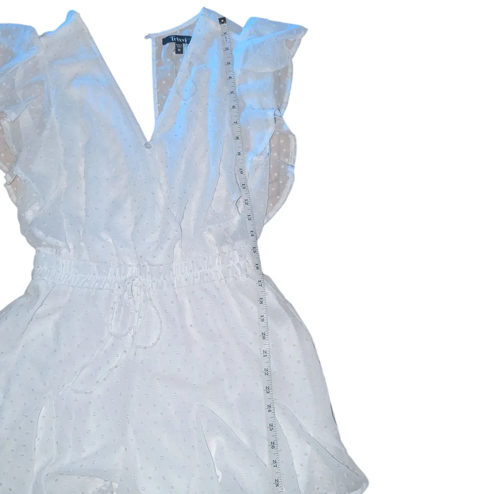 🛍️White  Lace Polka Dot Ruffled Romper - Picture 2 of 5